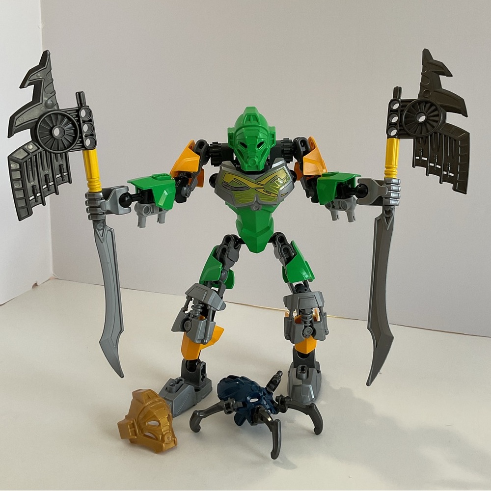 Lego bionicle master of jungle 70784